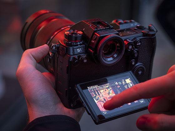 Panasonic LUMIX S1 S1R